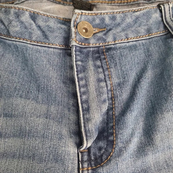 Baccini light wash rhinestones jeans - Picture 3 of 7